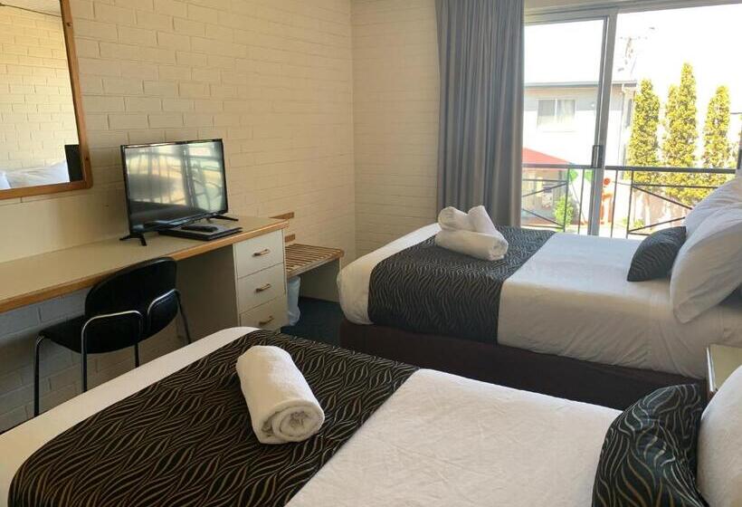 스탠다드 트리플 룸, Crest Motor Inn