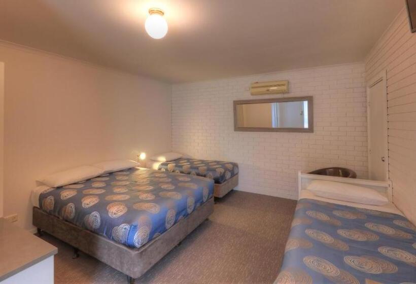 Семейный Номер, Paruna Motel