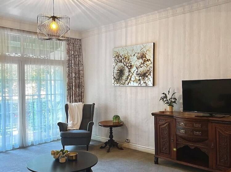 이그제큐티브 스위트, Victoria House Motor Inn