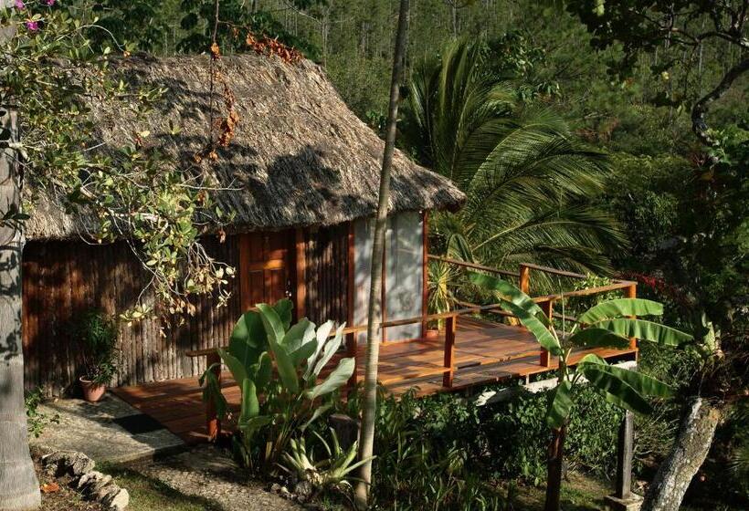 کابین, Blancaneaux Lodge by Francis Ford Coppola