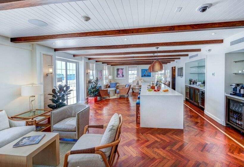 带2个双人床的标准工作室, Hamilton Princess & Beach Club  A Fairmont Managed