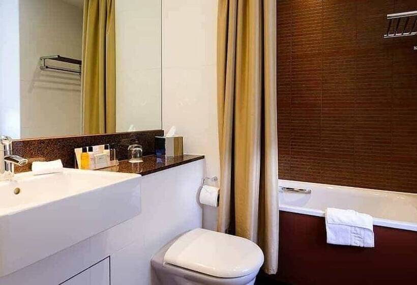 اتاق لوکس با چشم‌انداز دریا, Grand Jersey Hotel And Spa