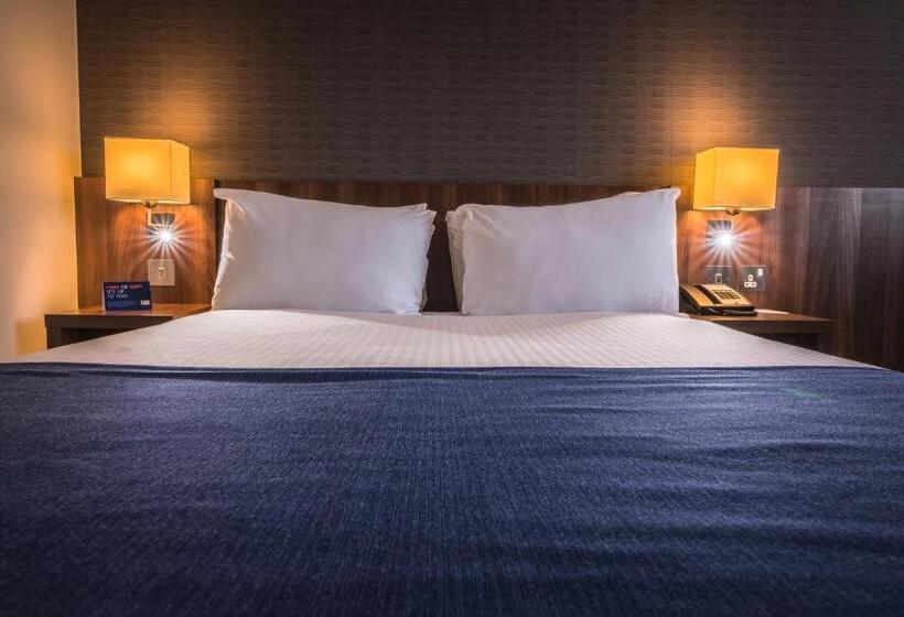 适合残疾人使用的标准间, Holiday Inn Express Preston South, An Ihg