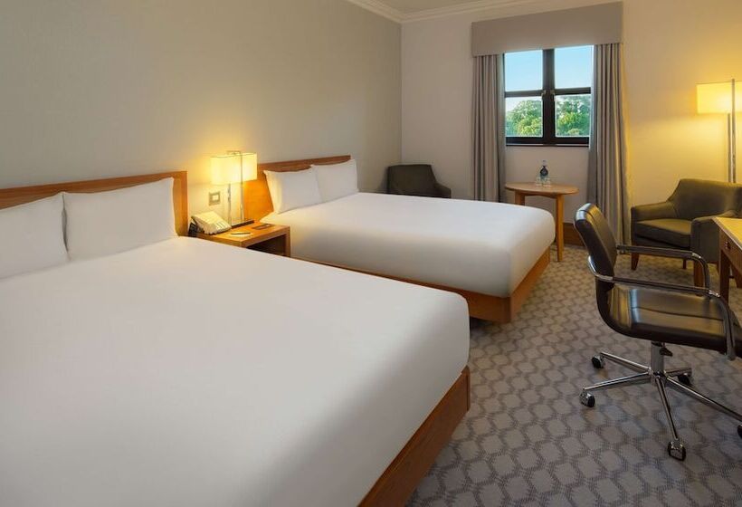 Семейный Номер, Hilton Puckrup Hall Hotel & Golf Club, Tewkesbury