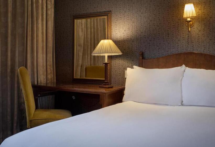 Номер Стандарт, Mercure Winchester Wessex