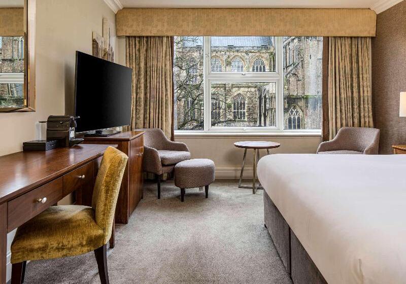 Номер Стандарт, Mercure Winchester Wessex