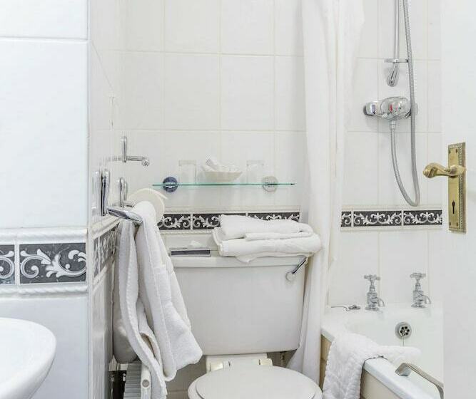 Eenvoudige Kamer, Muthu Westcliff