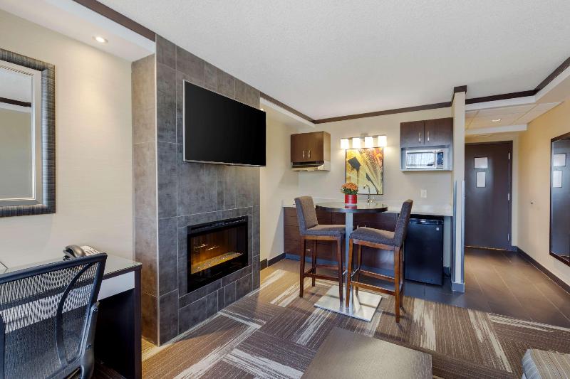 キングサイズベッドのスイートルーム, Best Western Plus Edmonton Airport