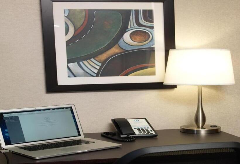 キングサイズベッドのスイートルーム, Coast Calgary Downtown Hotel & Suites By Apa