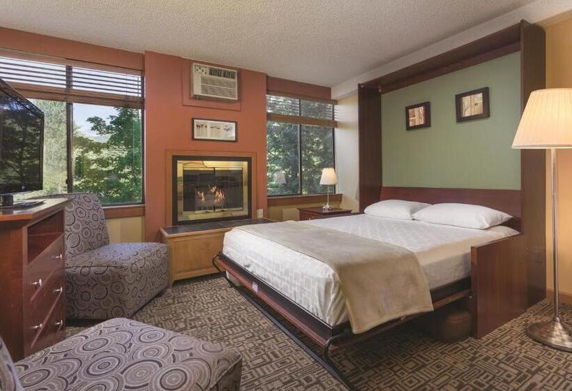 Студия Стандарт, Mountainside Lodge