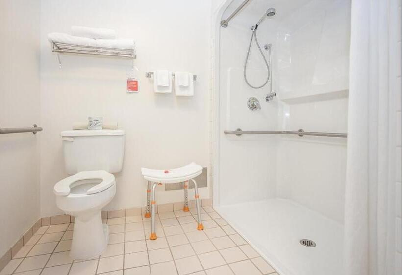 身障者適用スタンダードルーム, Ramada By Wyndham Surrey/langley