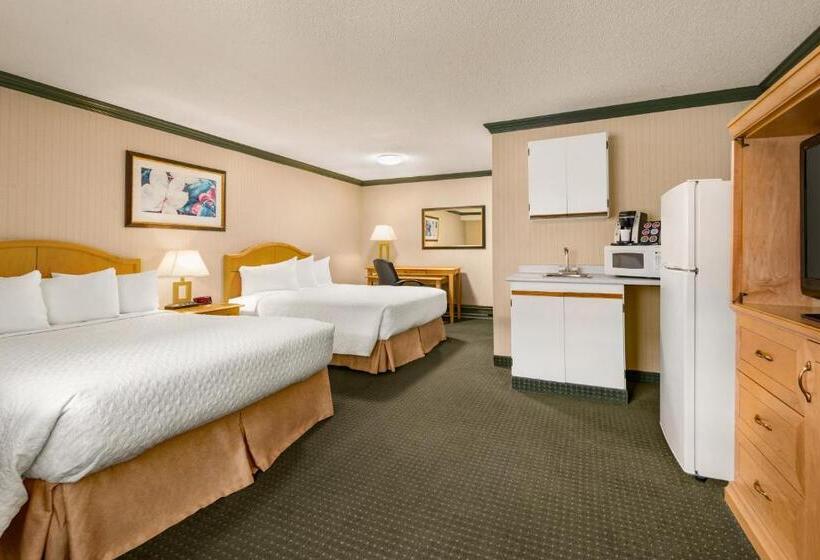 Номер Deluxe, Travelodge By Wyndham Dawson Creek