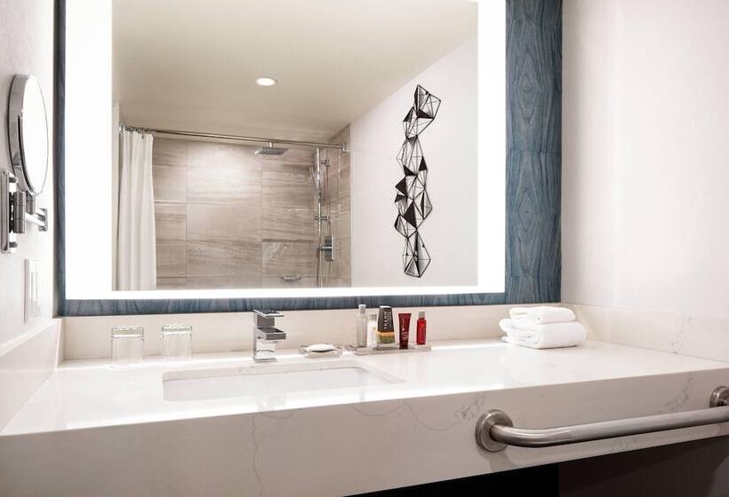 小型套房, Vancouver Airport Marriott