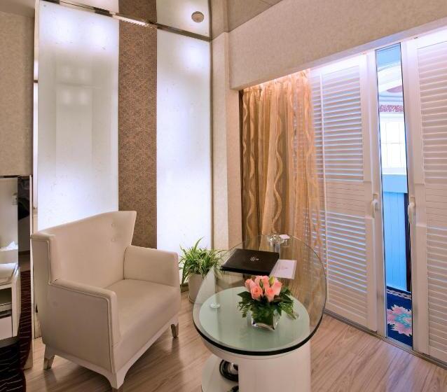 Quarto Superior, Nanjing Central