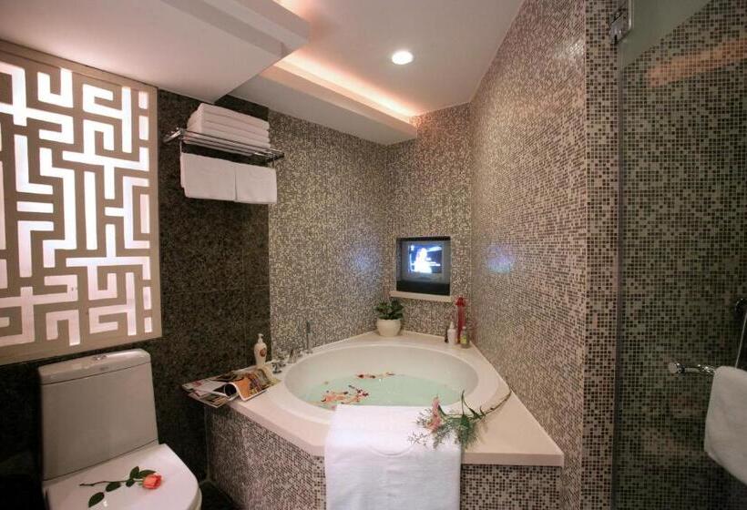 Quarto Economy, Nanjing Central