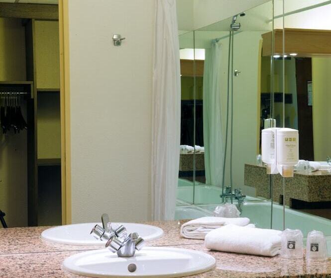 Номер Стандарт, Comfort Hotel Toulouse Sud