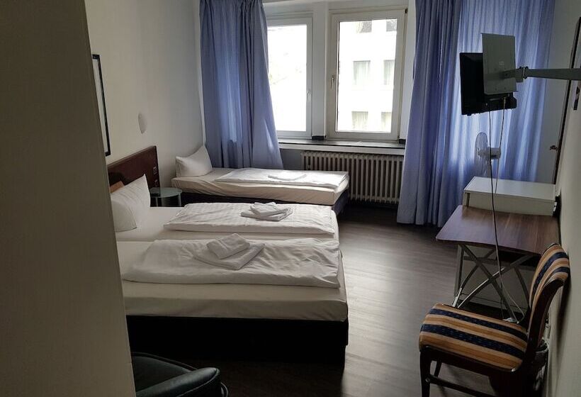 3-Bett-Standardzimmer, Berliner Hof