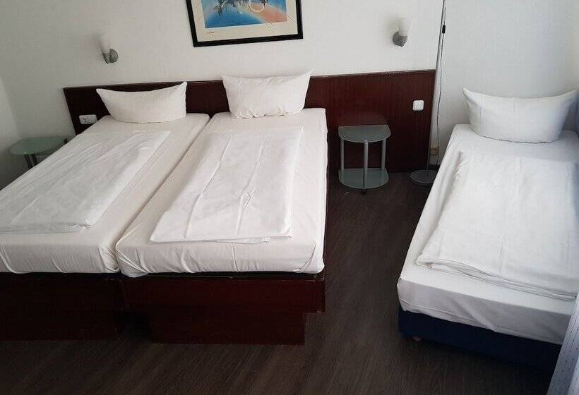3-Bett-Standardzimmer, Berliner Hof