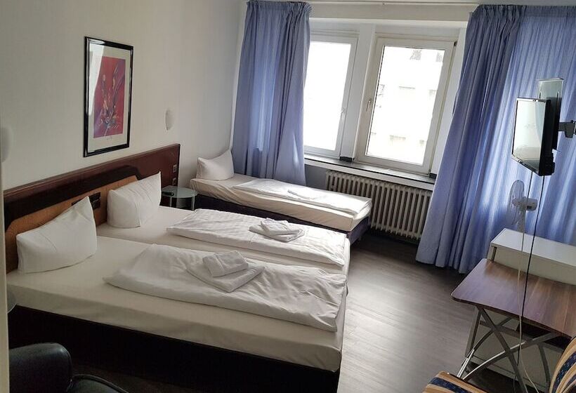 3-Bett-Standardzimmer, Berliner Hof