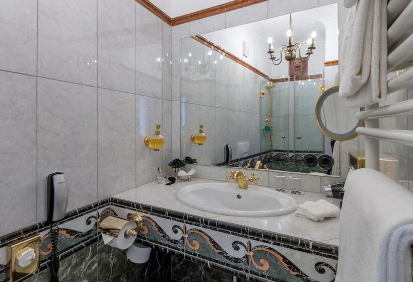 Номер Basic, Burghotel Auf Schönburg