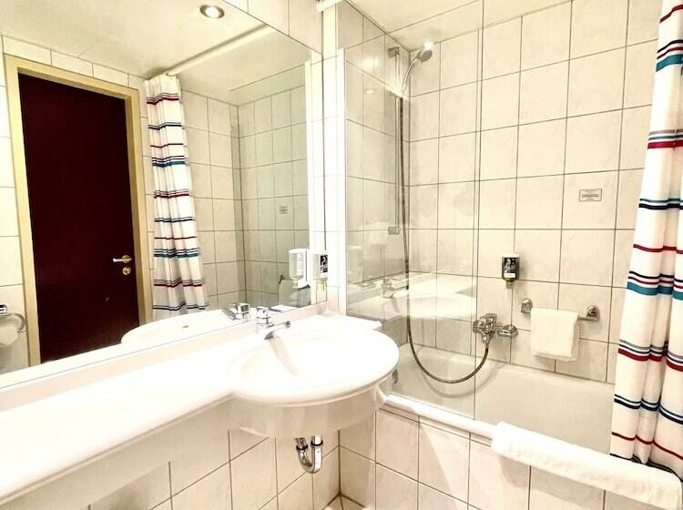 Номер Стандарт, Mercure Hotel Plaza Magdeburg