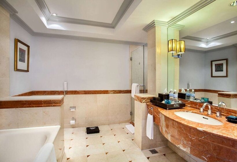 Номер Executive, Wyndham Casablanca Jakarta