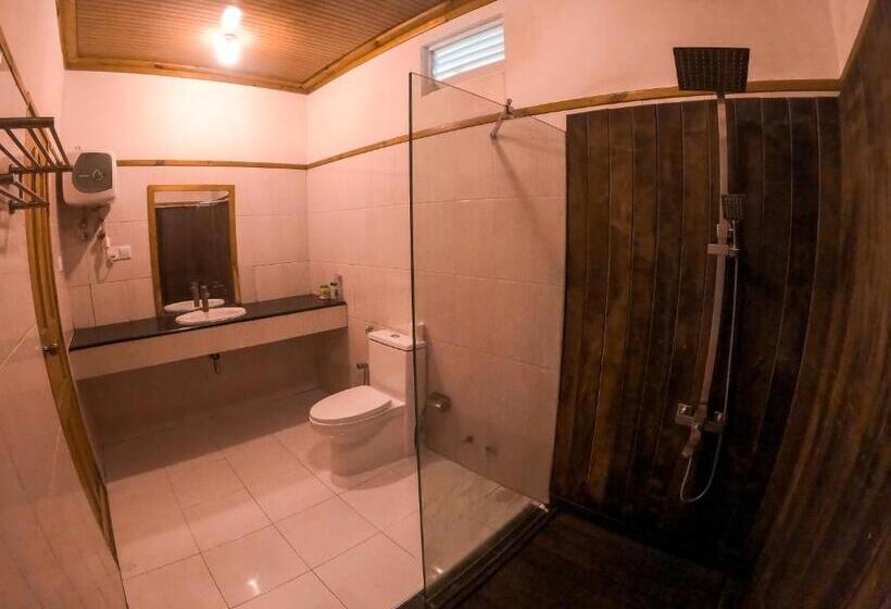 Deluxe Room, New Breeze Thoddoo Inn