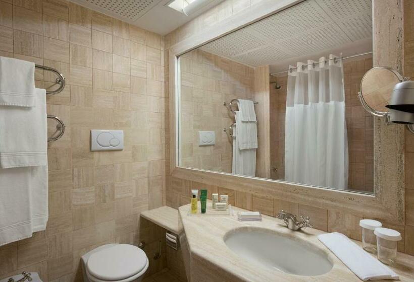 اتاق کلاب, Hilton Rome Airport