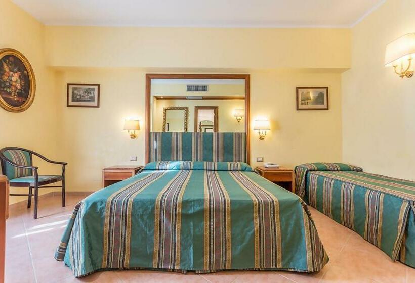 Habitación Triple Estándar, Regio