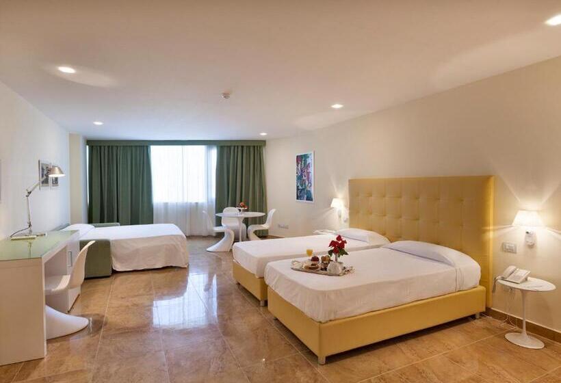 اتاق سوپریور چهار تخته, Mercure Villa Romanazzi Carducci Bari