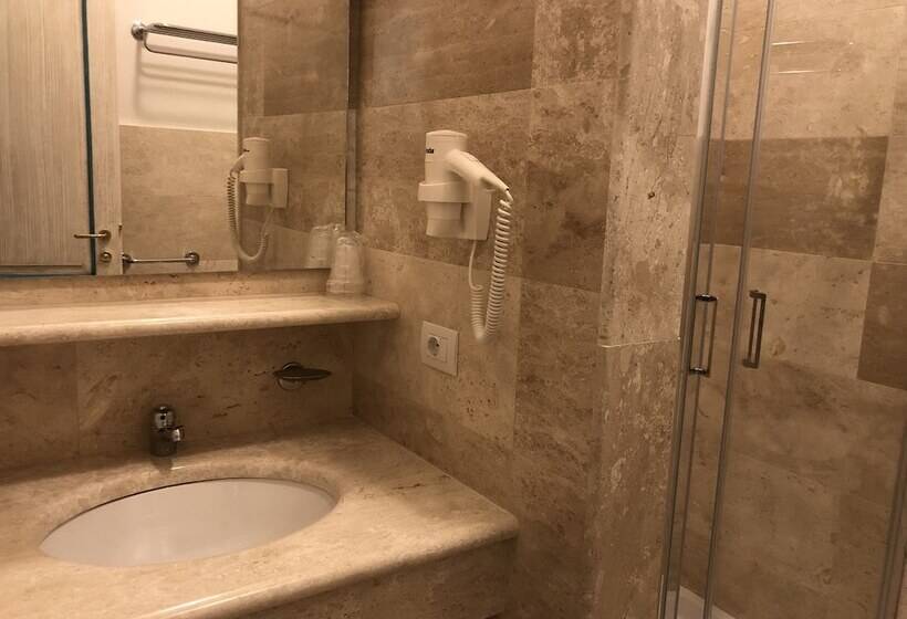 Четырехместный Номер Superior, Riviera