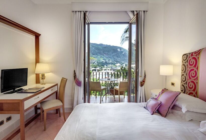 Номер Стандарт Боковой Вид на Море, San Montano Resort & Spa