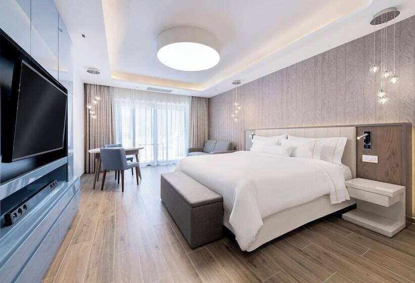 اتاق لوکس با چشم‌انداز باغ, The Westin Dragonara Resort, Malta