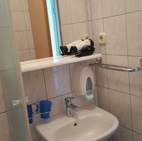 غرفة قياسية مزوَّدة بشُرفة, Apartments Ana & Ita