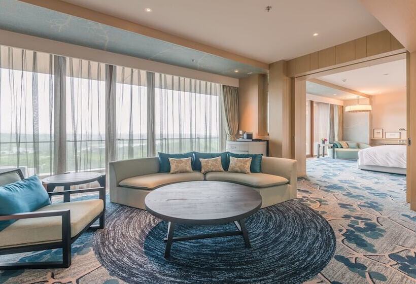 Люкс Вид на Горы, Renaissance Suzhou Taihu Lake