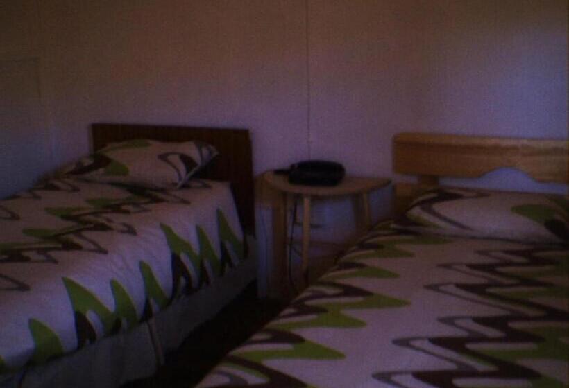 Дом 3 Спальни, Trackers Inn
