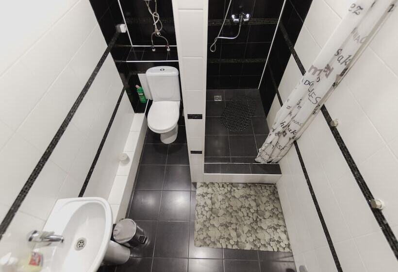 共用房间的床, Hostel U City