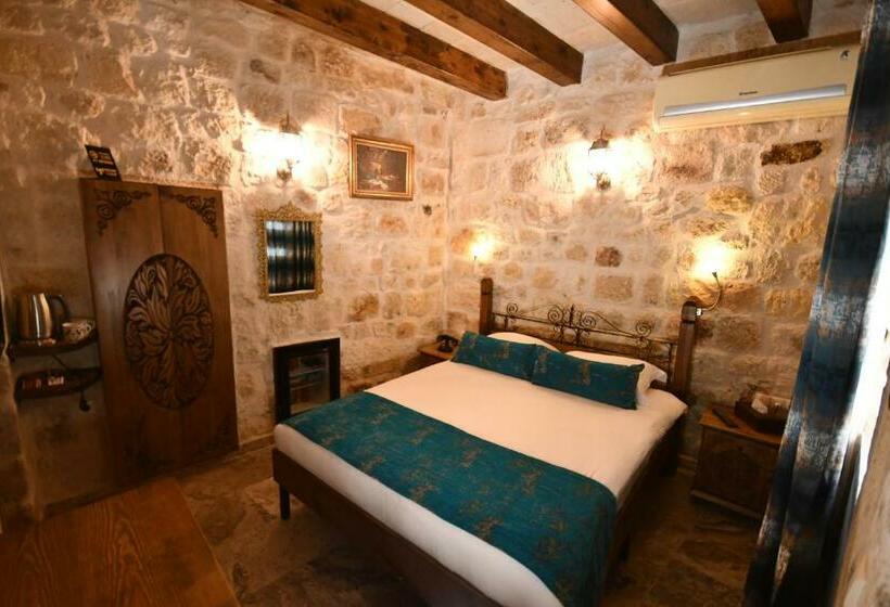 اتاق لوکس, Nostalji̇ Cave Sui̇t