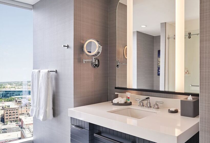 Люкс, Loews Kansas City