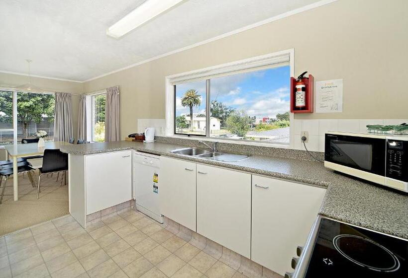 Апартаменты 3 Спальни, Takapuna Motor Lodge