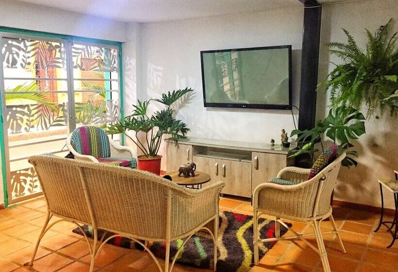 スタンダードルーム, Bacano Hostel