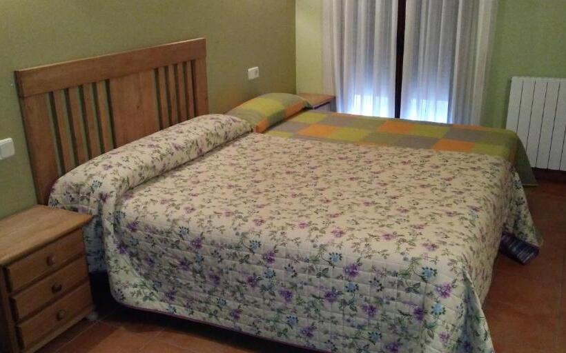 Номер Стандарт Трехместный, Hostal La Vega