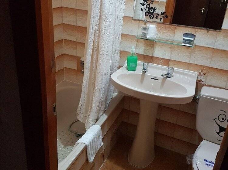 Номер Стандарт с Балконом, Hostal Los Arcos