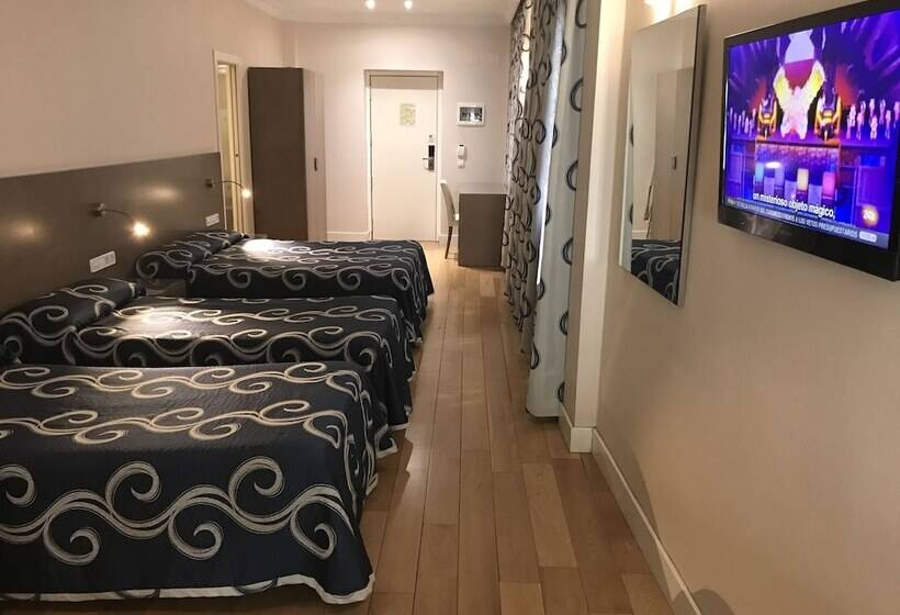 غرفة قياسية رباعية, Hostal Sol Square Madrid