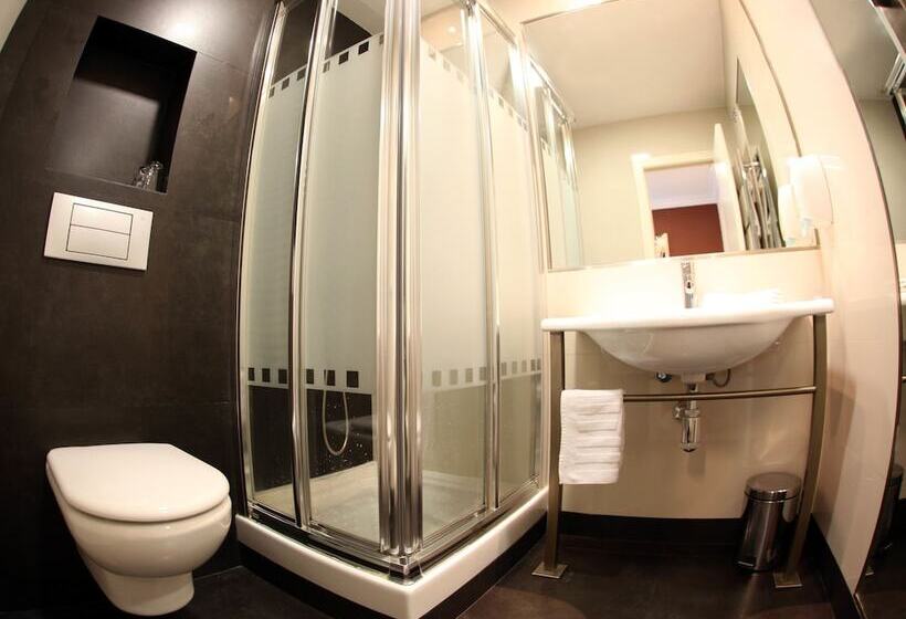 غرفة قياسية ثلاثية, Hostal Sol Square Madrid