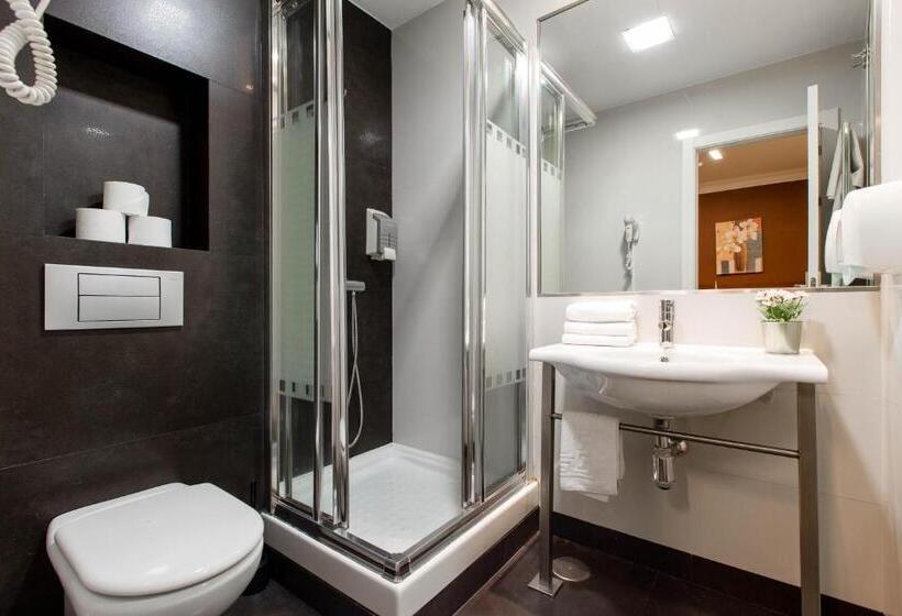 غرفة قياسية ثلاثية, Hostal Sol Square Madrid