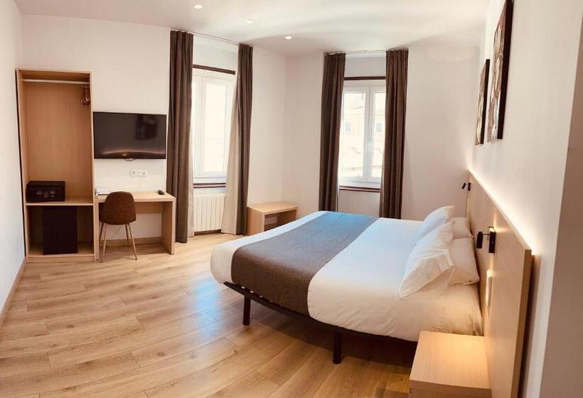 غرفة قياسية مزوَّدة بشُرفة, Hostal Sol Square Madrid