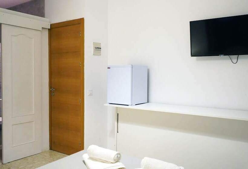 스탠다드 룸, Hostal Trafalgar
