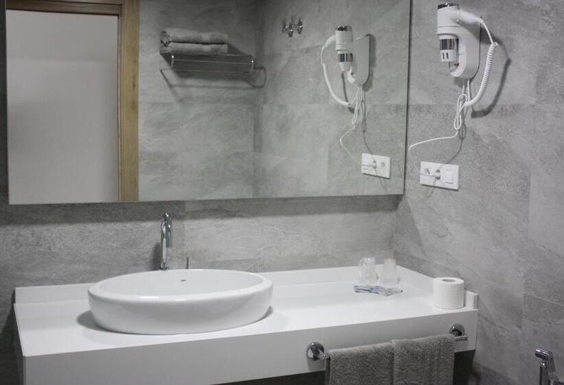 Трехместный Номер Superior, Hostal Cervantes Playa