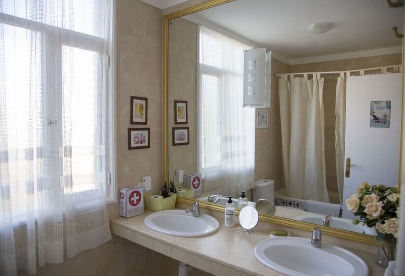 Quarto Estandar Banheiro Compartilhado, Casa Kilig